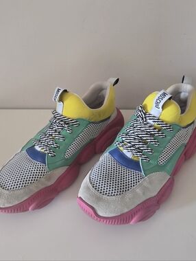 Moschino Sneakets Sz.40